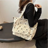 Trendy Minimalist Underarm Tote Bag