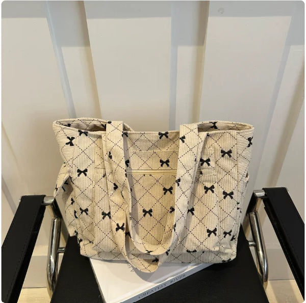 Trendy Minimalist Underarm Tote Bag